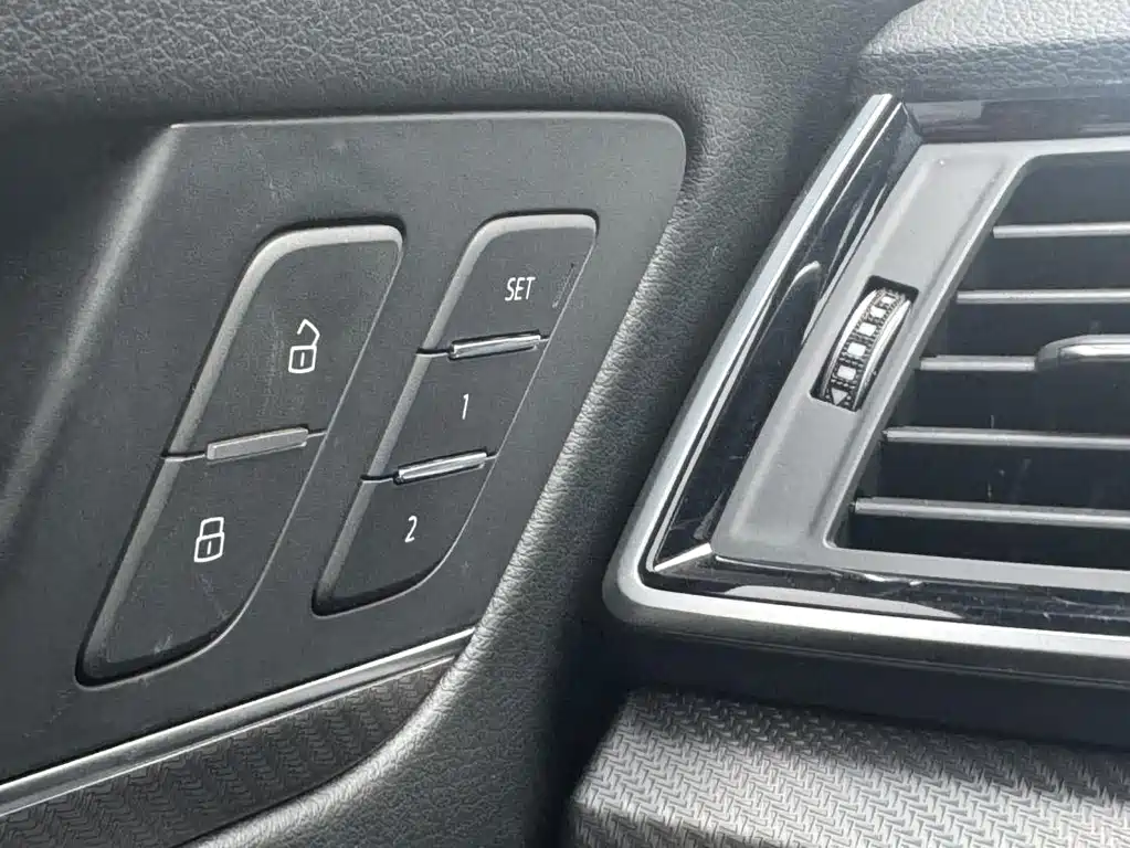 Audi Q5L Sportback 2021 — фото 10