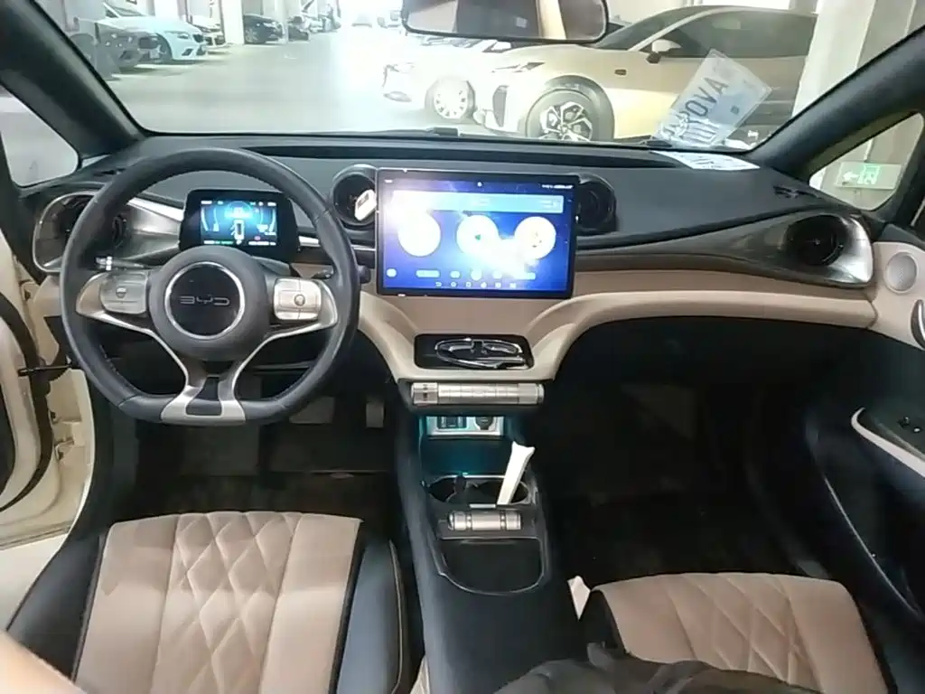 BYD Dolphin 2023 — фото 10