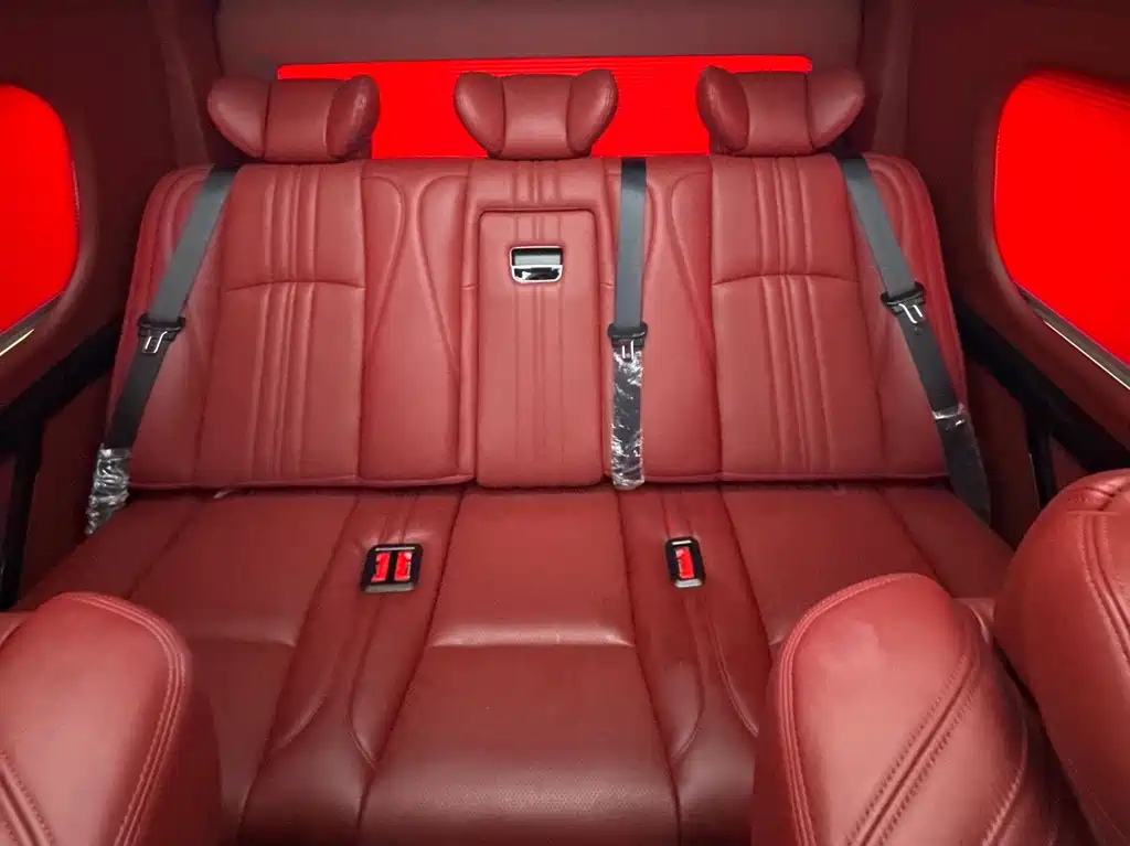 Toyota Hiace 2023 — фото 18