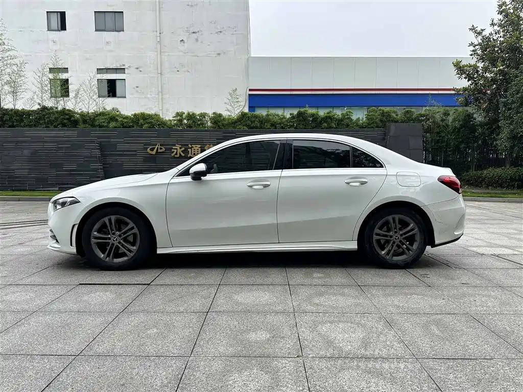 Mercedes-Benz A-Class 2021 — фото 11