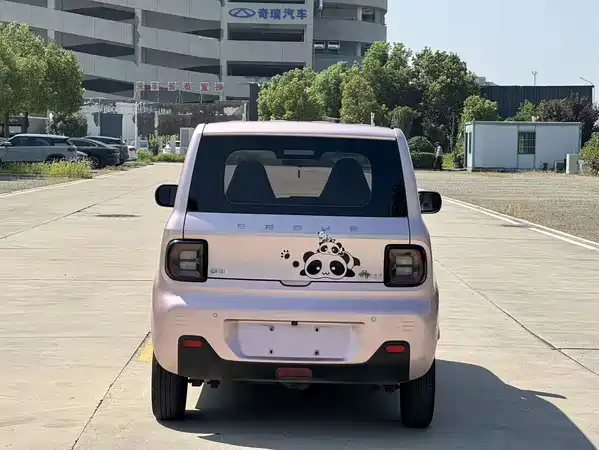 Geely Galaxy Panda 2023
