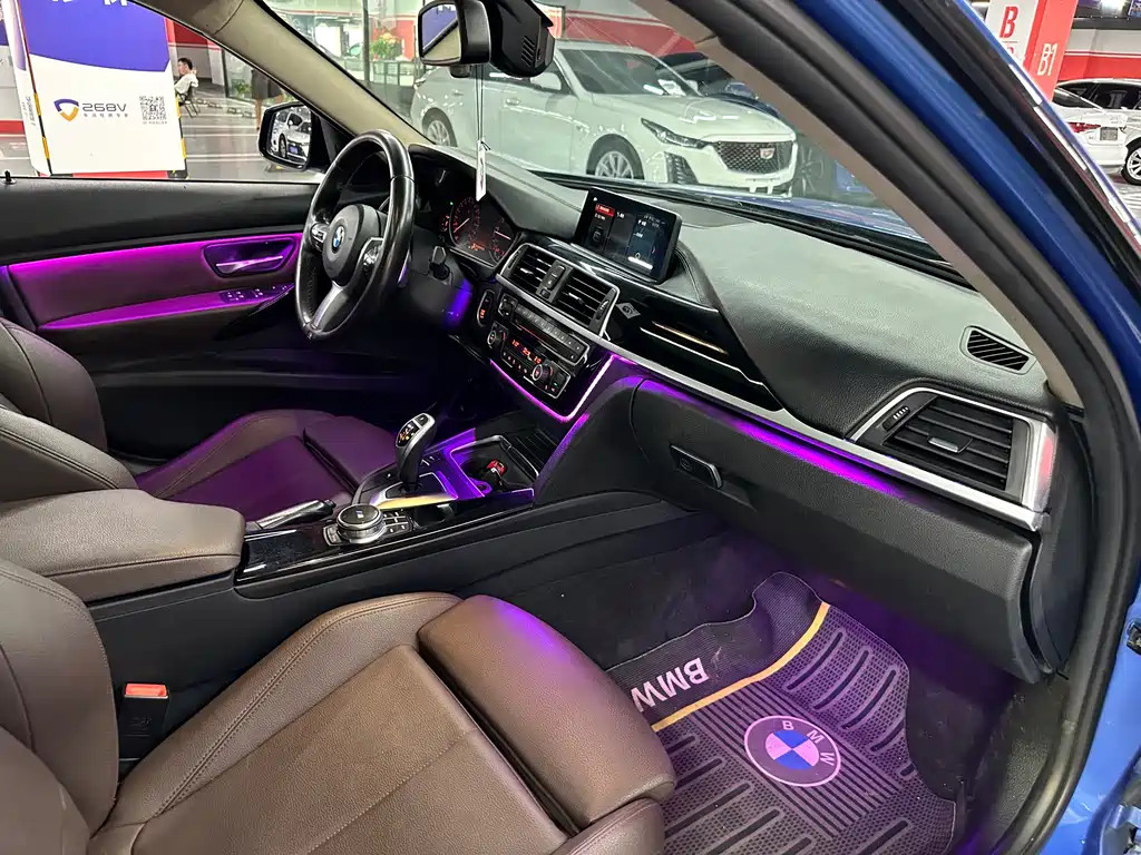 BMW 3 Series 2019 — фото 14