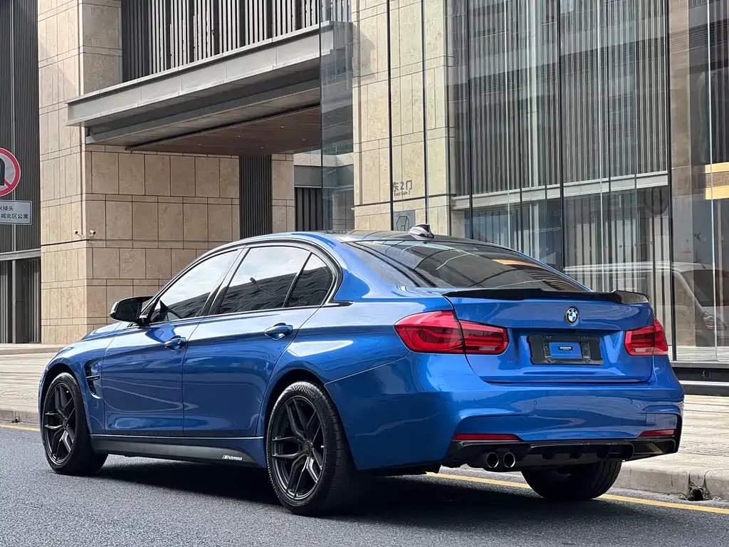BMW 3 Series 2017 — фото 23