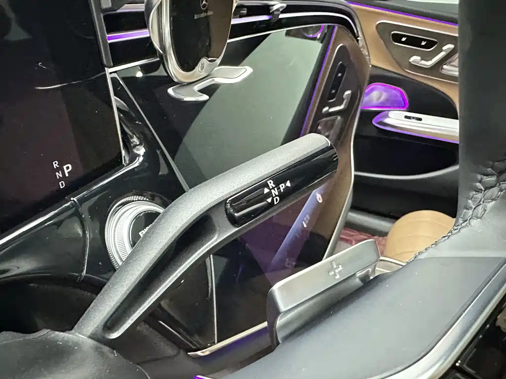 Mercedes-Benz E-Class 2025 — фото 18