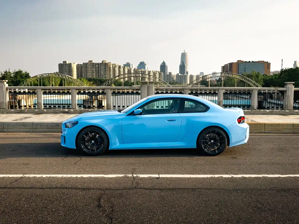 BMW M2 2025