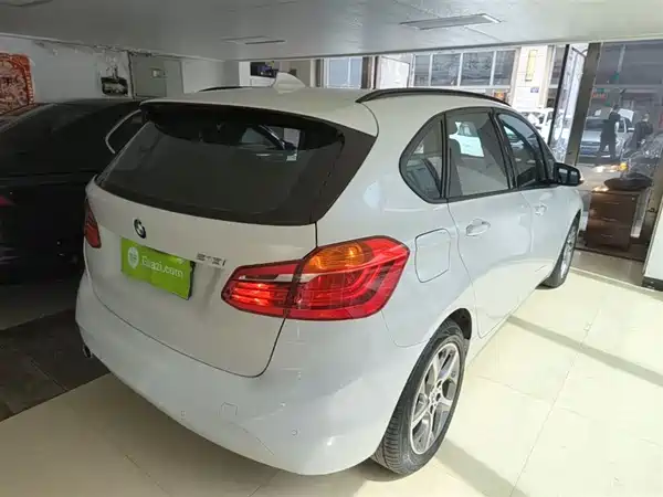 BMW 2 Series Station Wagon 2015