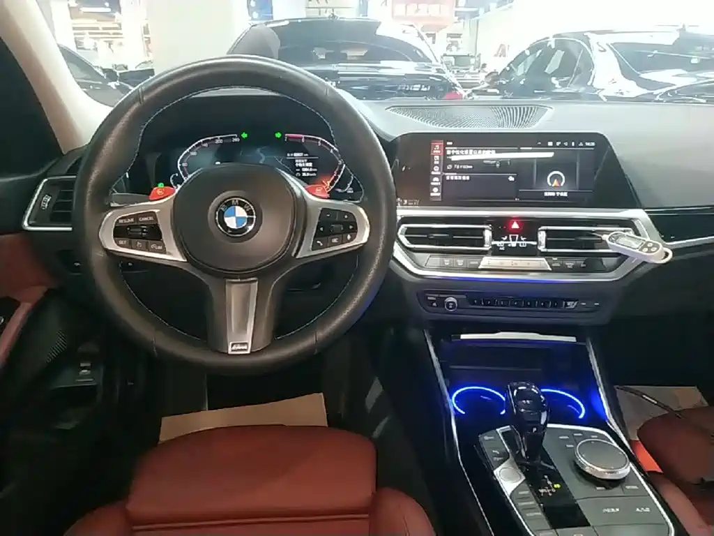 BMW 3 Series 2021 — фото 11