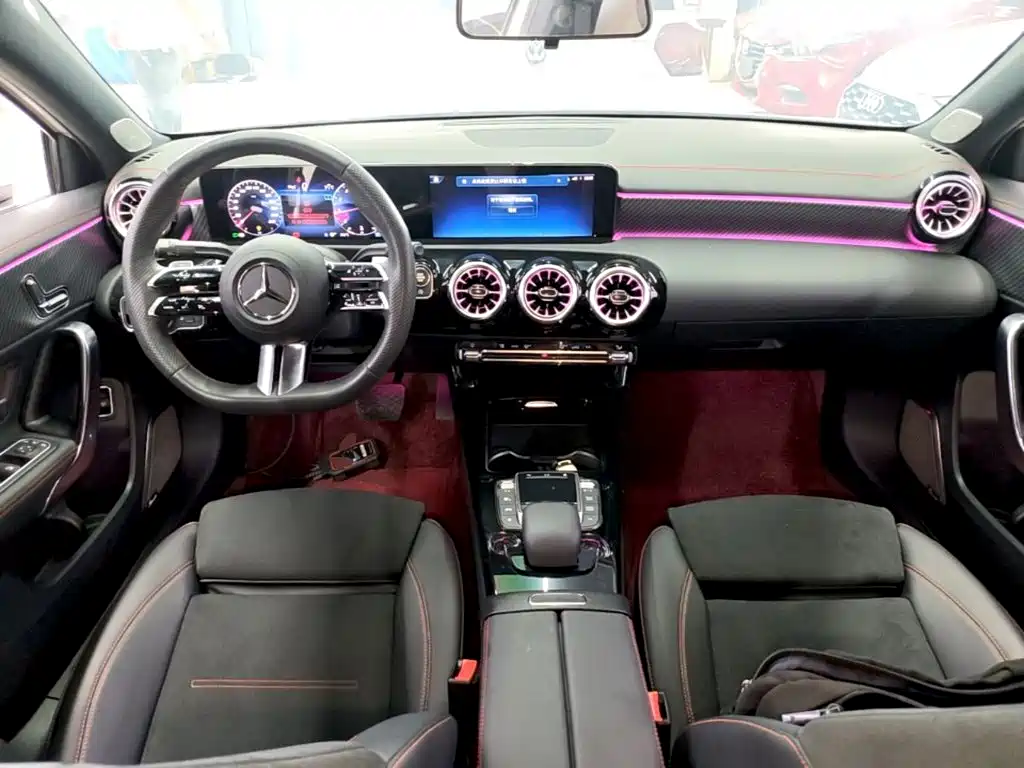 Mercedes-Benz A-Class 2024 — фото 10