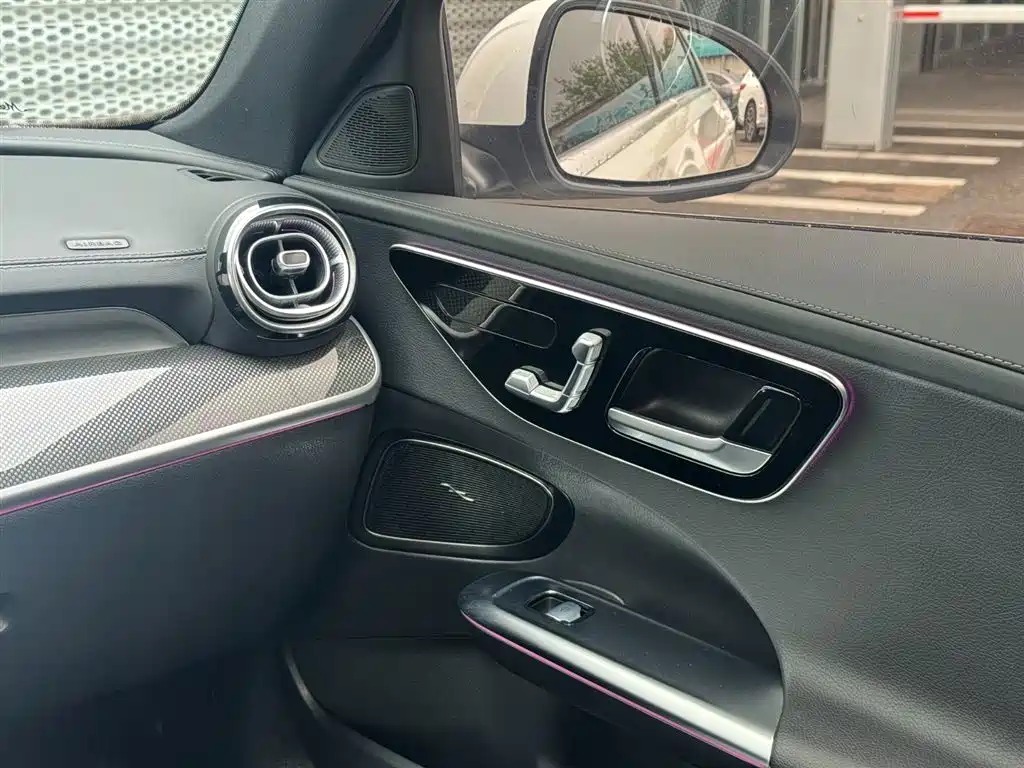 Mercedes-Benz C-Class 2023 — фото 15