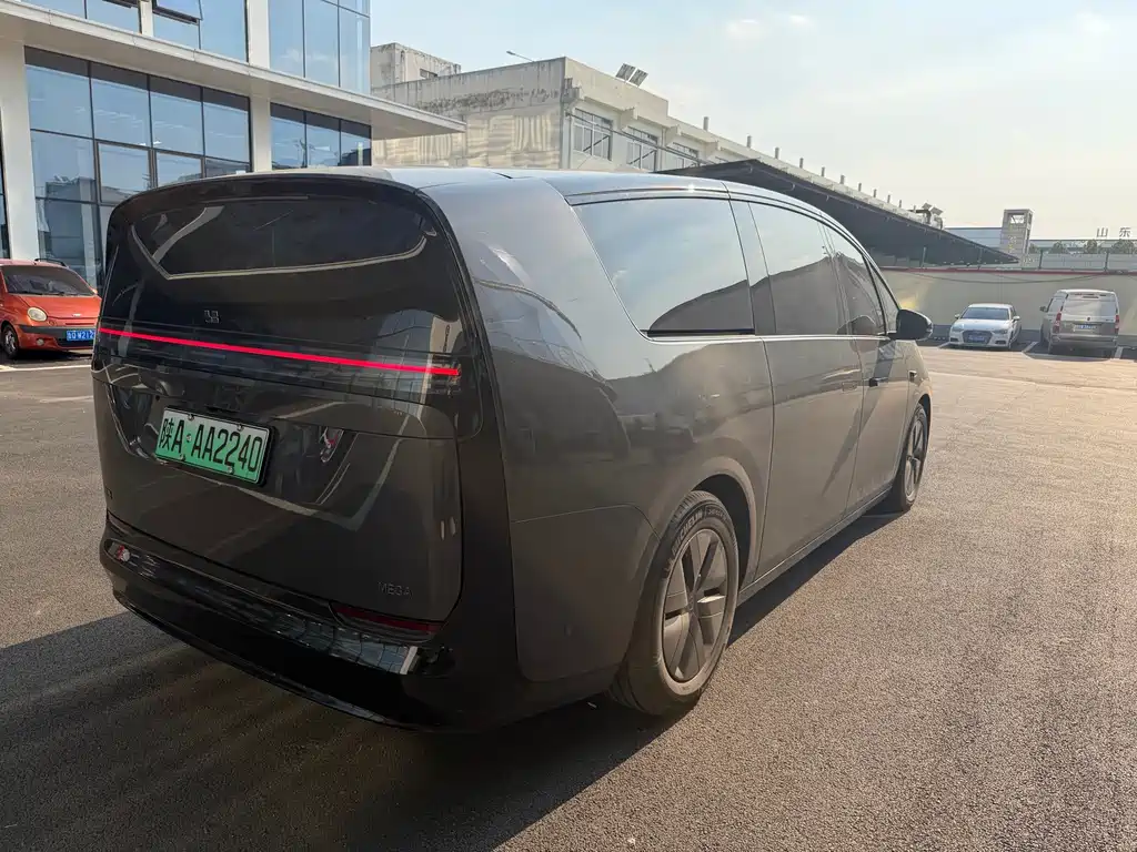 Li Auto Li MEGA 2025