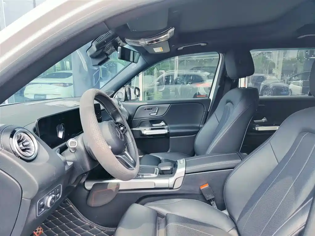 Mercedes-Benz GLB 2023 — фото 10