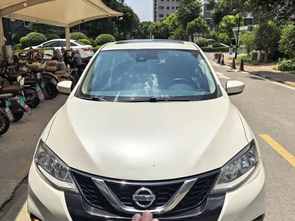 Nissan Tiida 2020 — фото 1