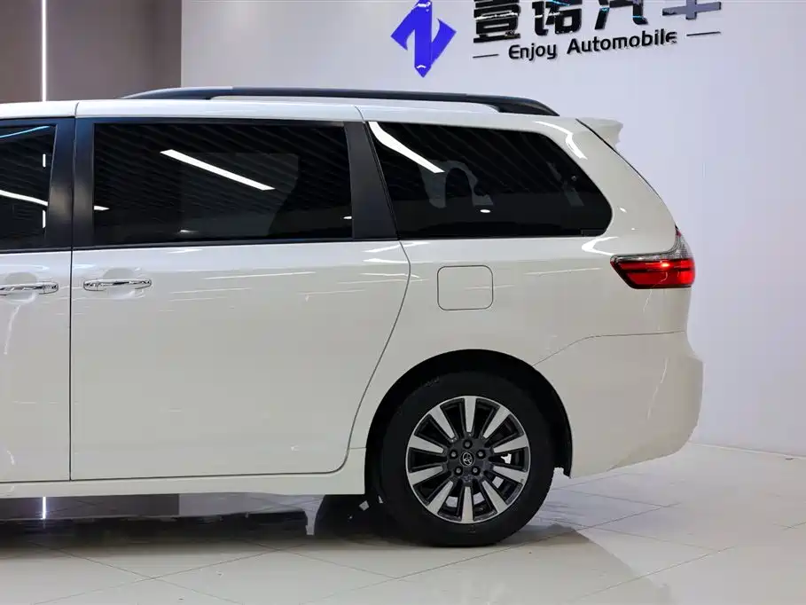 Toyota Sienna 2020 — фото 4