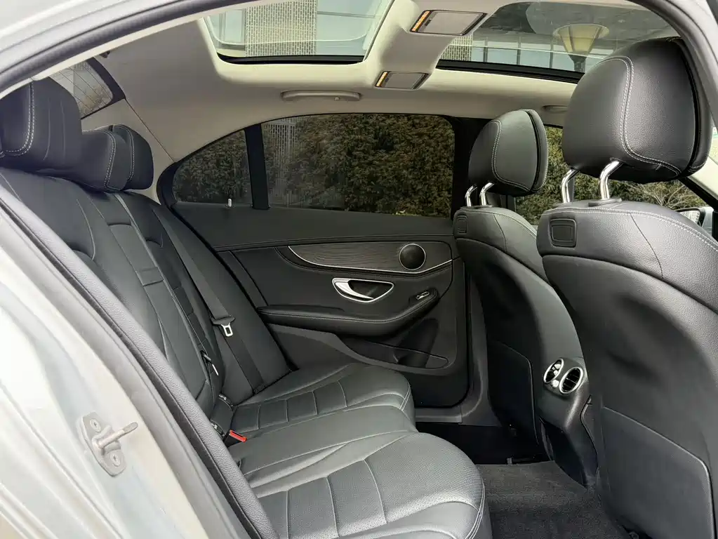 Mercedes-Benz C-Class 2018 — фото 14