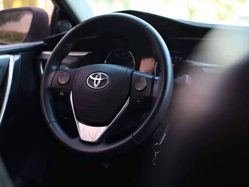 Toyota Corolla 2015 — фото 19