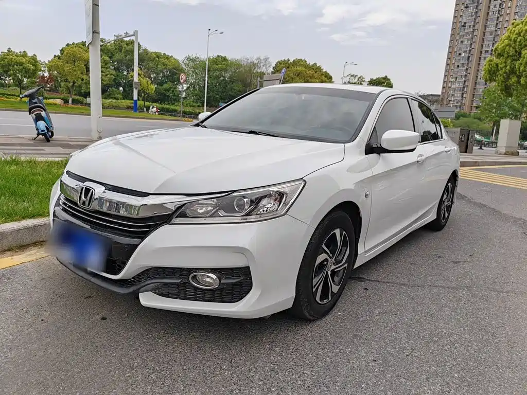 Honda Accord 2017 — фото 1