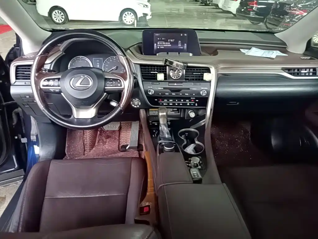 Lexus RX 2018 — фото 10