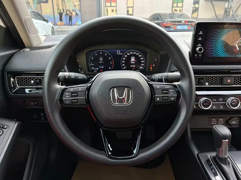 Honda Civic 2024 — фото 10