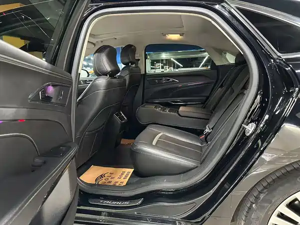 Ford Taurus 2017