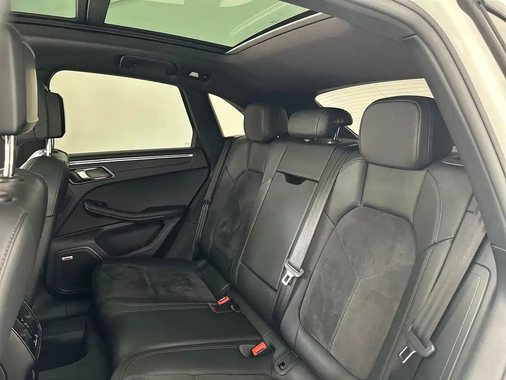 Porsche Macan 2019 — фото 12