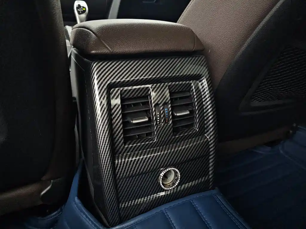 BMW 3 Series 2019 — фото 13
