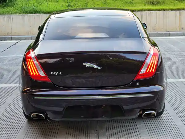 Jaguar XJ 2012