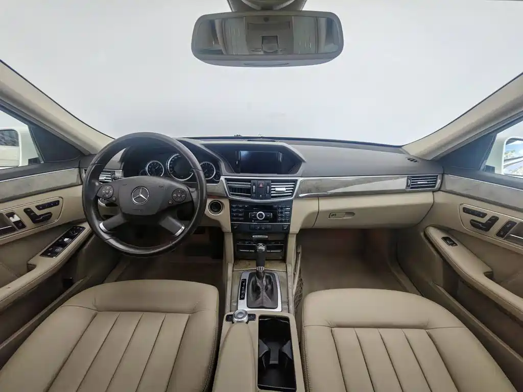 Mercedes-Benz E-Class 2010