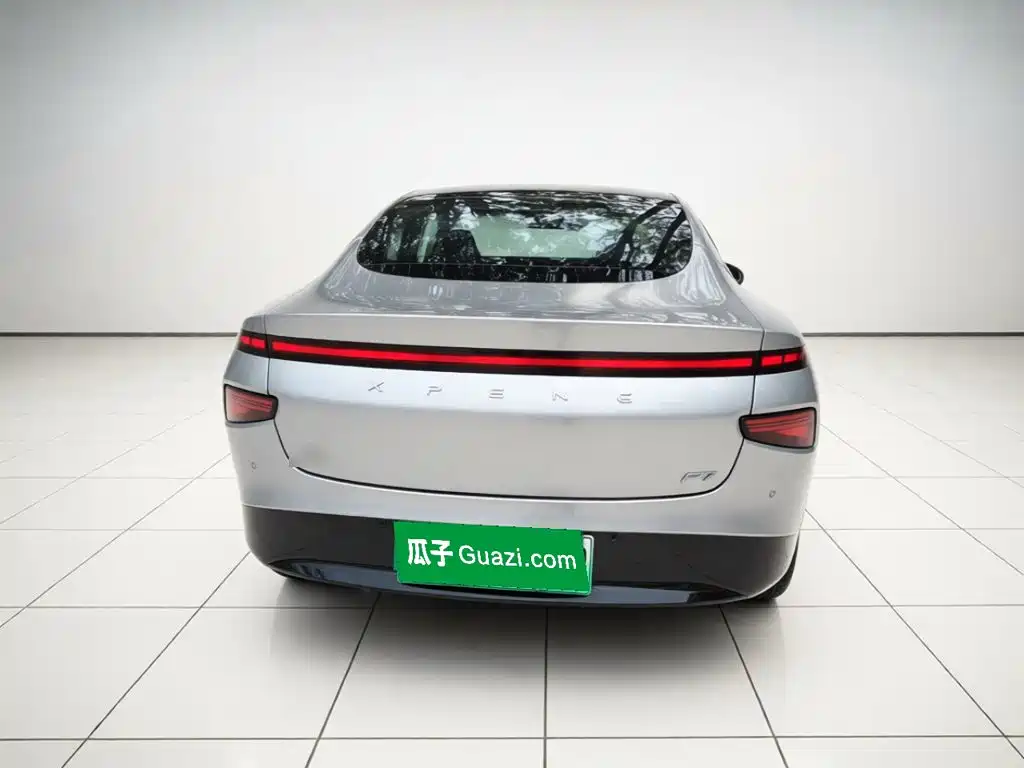 XPeng P7 2023 — фото 3