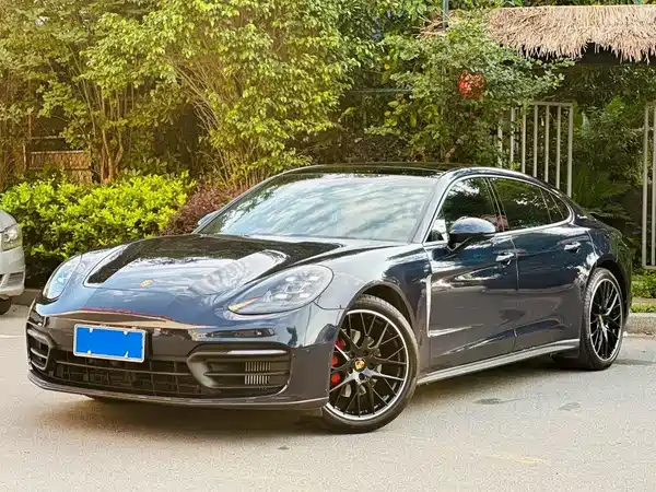 Porsche Panamera 2022