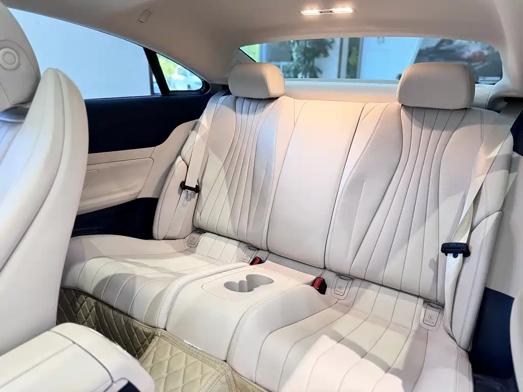 Mercedes-Benz E-Class 2023 — фото 14