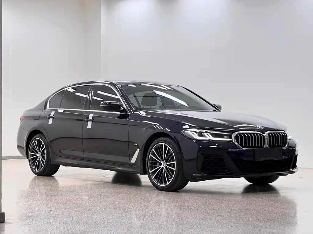 BMW 5 Series 2022 — фото 3