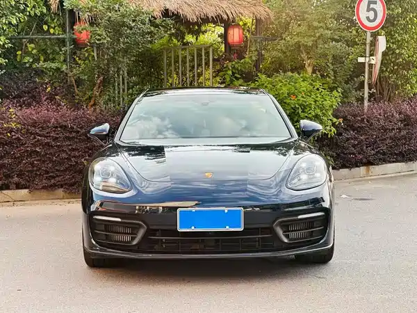 Porsche Panamera 2022