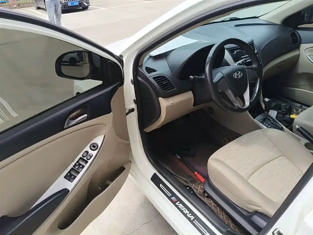 Hyundai Verna 2015 — фото 16