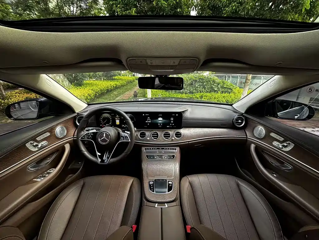 Mercedes-Benz E-Class 2021 — фото 14
