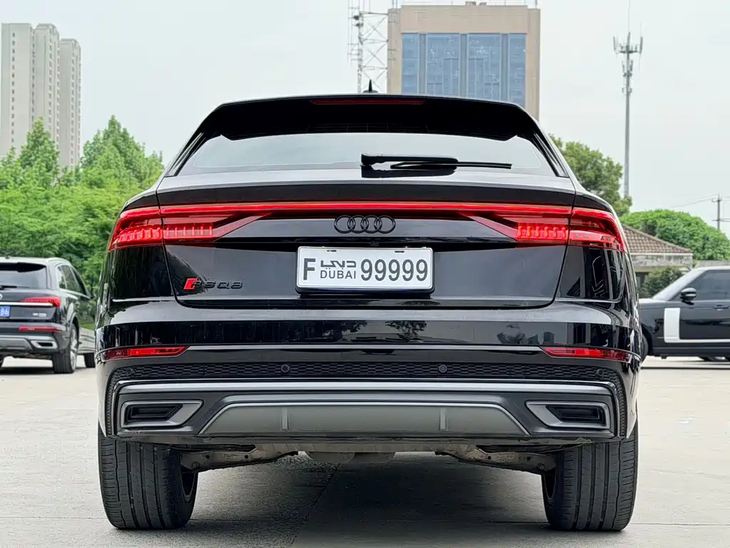 Audi Q8 2023 — фото 9