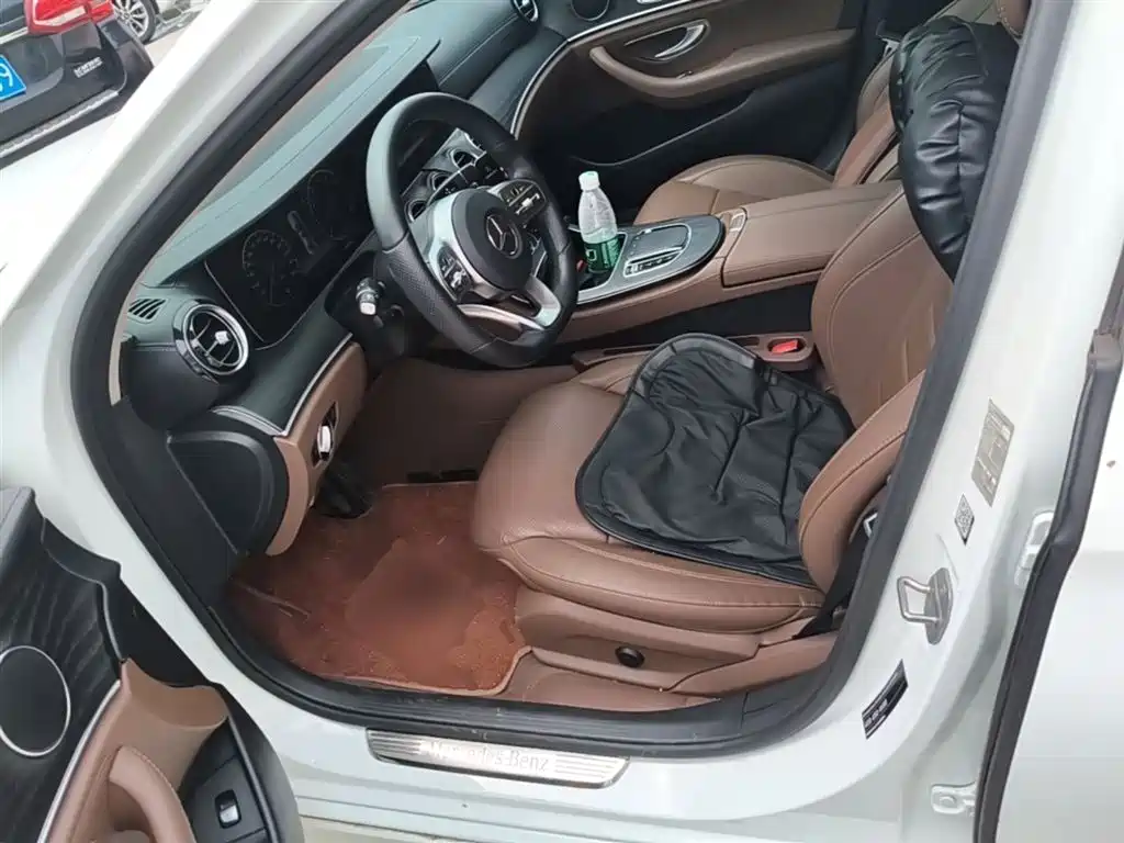 Mercedes-Benz E-Class 2020 — фото 15
