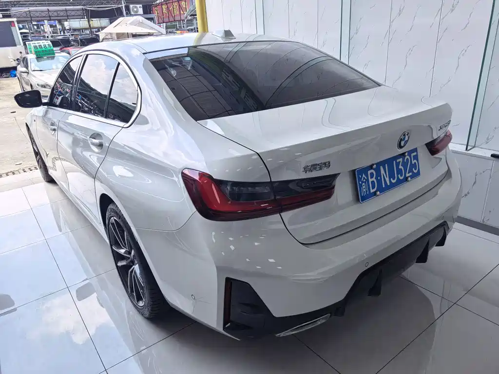 BMW 3 Series 2025