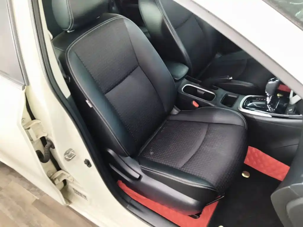 Nissan Tiida 2019 — фото 25