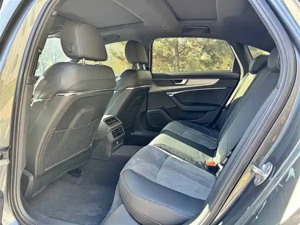 Audi A6L 2022