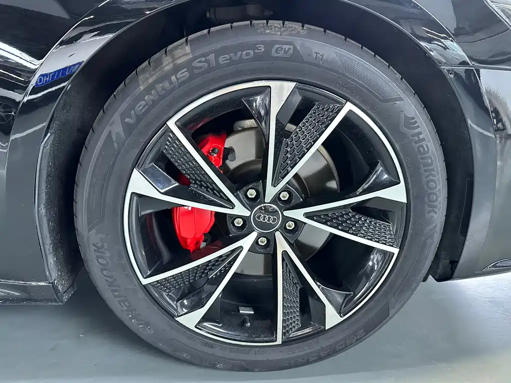 Audi A7 2021 — фото 13