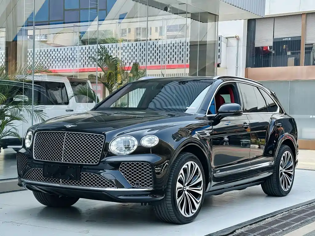 Bentley Bentayga 2021 — фото 1