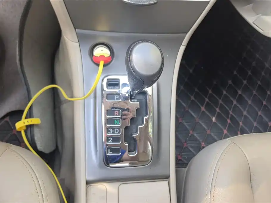 Toyota Corolla 2015 — фото 16