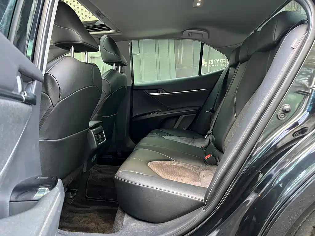 Toyota Camry 2023 — фото 10