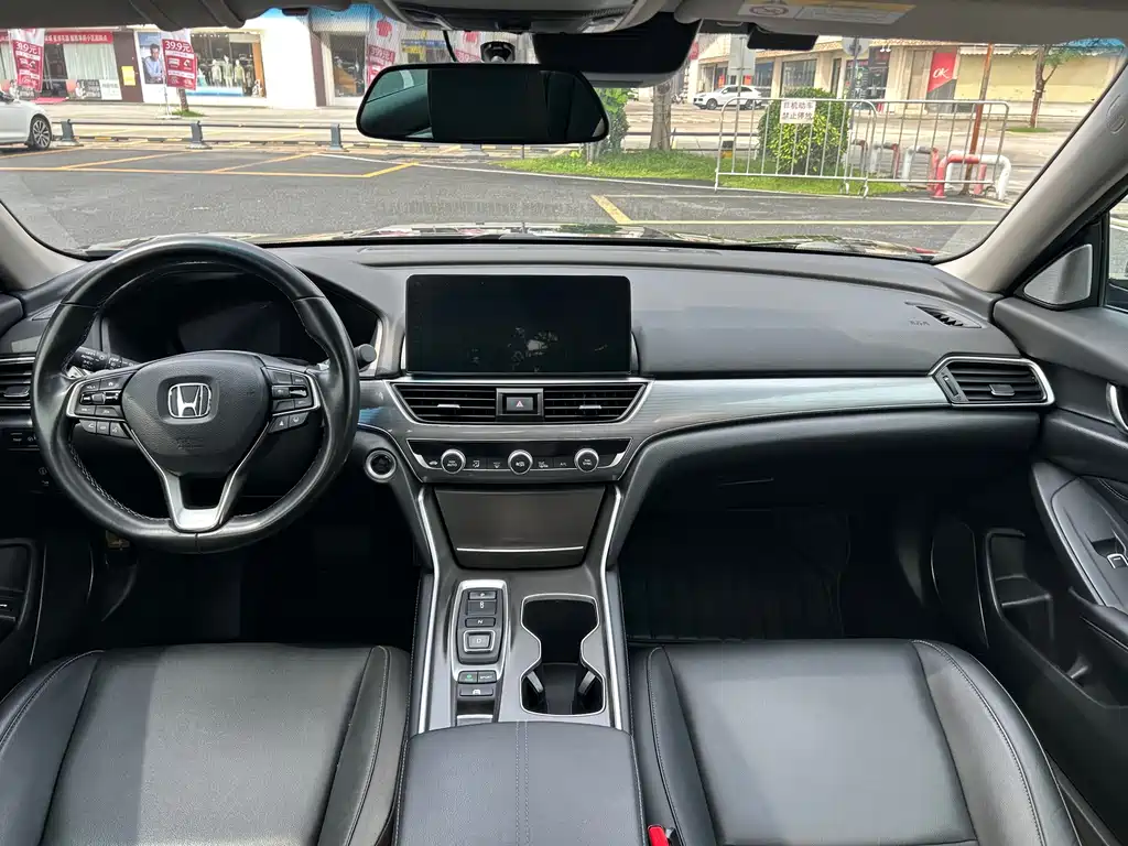 Honda Accord 2022 — фото 12