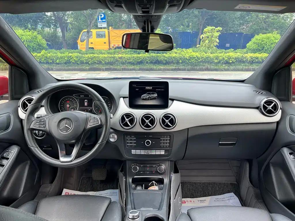 Mercedes-Benz B-Class 2017 — фото 15