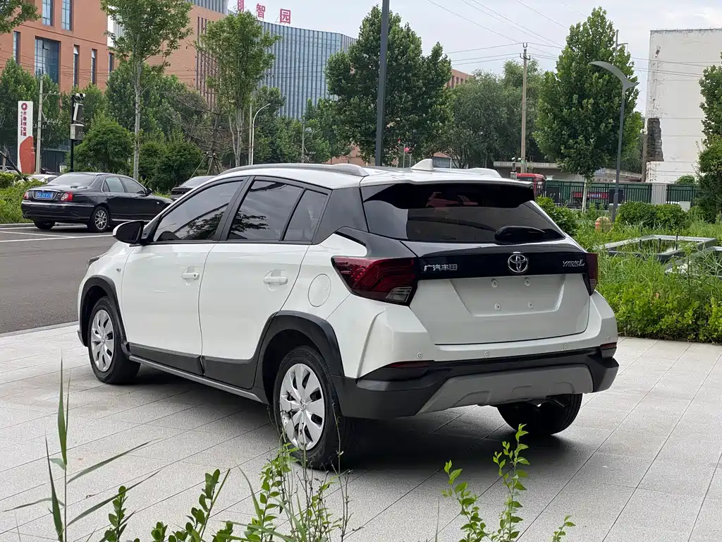 Toyota Yaris L 2023