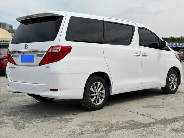 Toyota Alphard 2014
