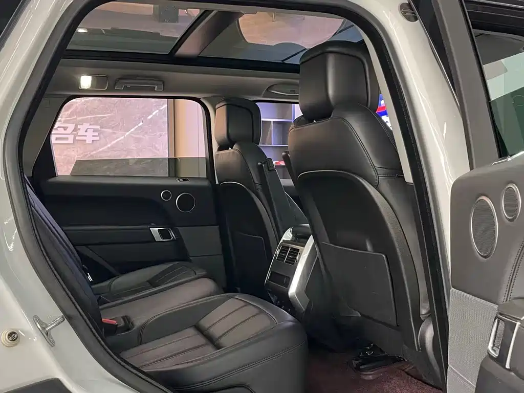 Land Rover Sport 2019 — фото 17
