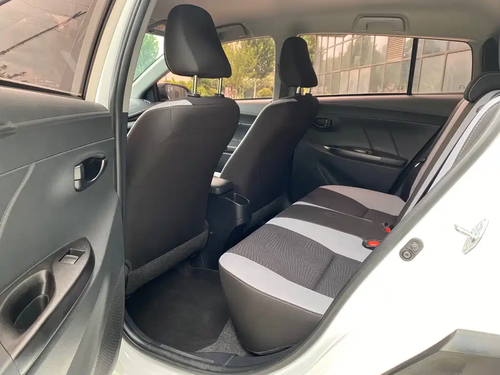 Toyota Yaris L 2023