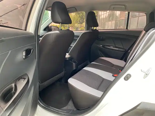 Toyota Yaris L 2023